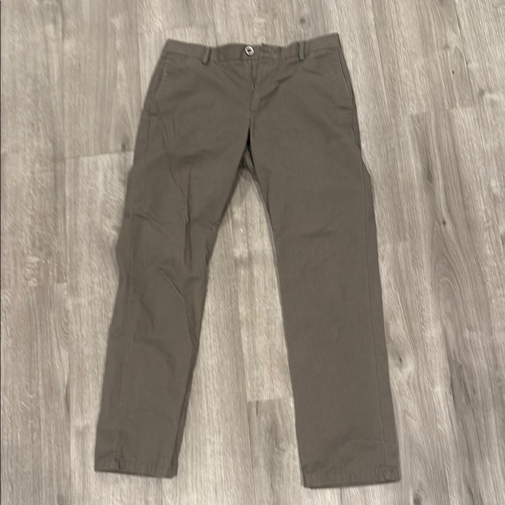 Amazon Essentials Gray Chinos Versatile Everyday Wear